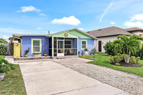 785 102 Ave, Naples FL 34108-3215 exterior