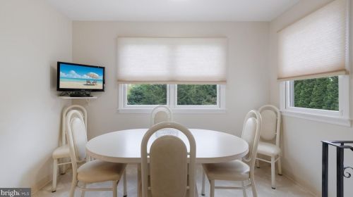 157 Pheasant Ln, Huntingdon Valley PA 19006-3105 exterior