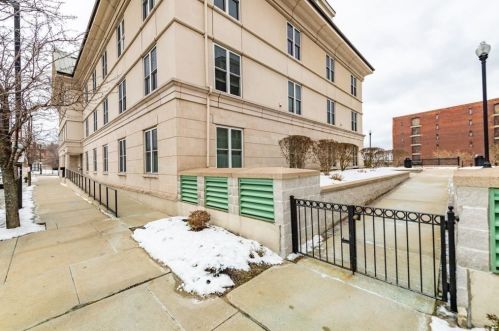 73 Chelsea St, Boston MA  exterior