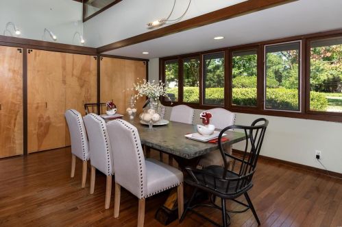 2 Sherwyn Ln, Saint Louis MO 63141-7821 exterior