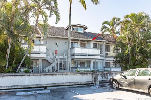 594 Mananai Pl, Honolulu HI 96818-5321 exterior