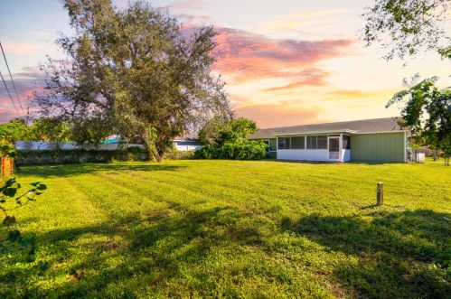 1133 Sudder Ave, Fort Pierce FL  34953-1420 exterior