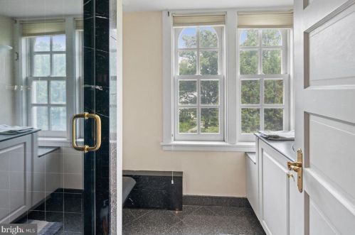 240 Library Pl, Princeton NJ 08540-3019 exterior