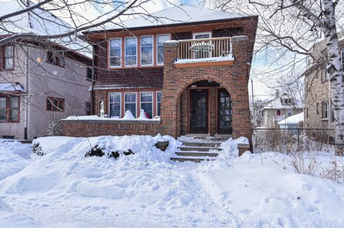 3029 Downer Ave, Milwaukee, WI 53211-3337