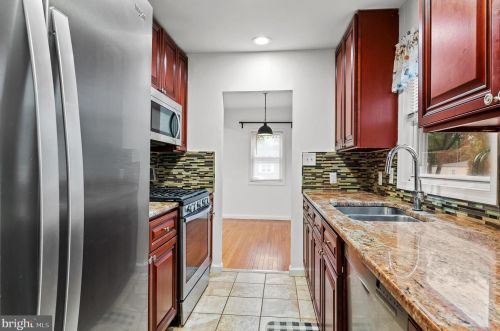 45 Robinson Dr, New Castle DE 19720-1915 exterior