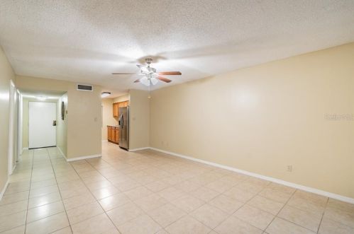 7606 Abbey Ln, Tampa FL 33617-8535 exterior