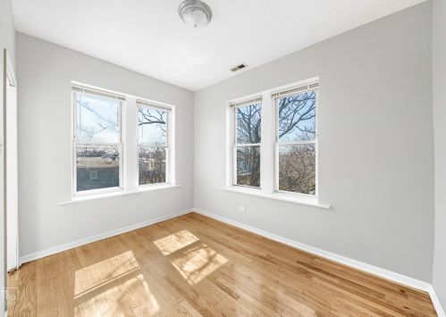 4039 Van Buren St, Chicago IL 60624-2747 exterior