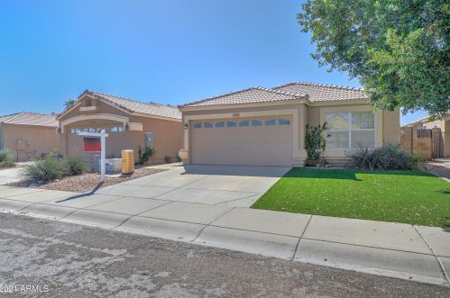 4729 Desert Wind Dr, Phoenix, AZ 85044-6202