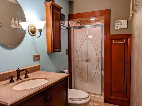 1706 Jackson St, Manitowoc WI 54220-6463 exterior