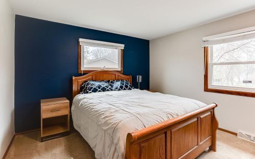 8221 Cleadis Ave, South Saint Paul MN 55076-3321 exterior