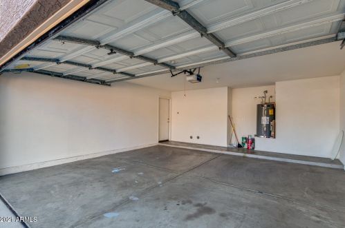 5906 32 Ave, Phoenix AZ 85017-4015 exterior