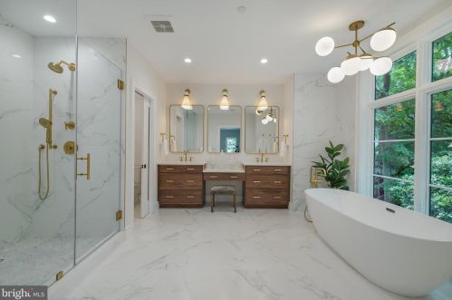 3036 Arizona Ave, Washington DC  20016-3419 exterior