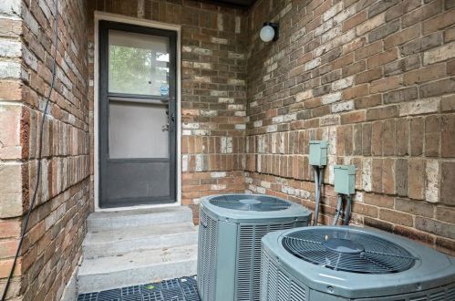 6026 Birchbrook Dr, Dallas TX  75206-9100 exterior