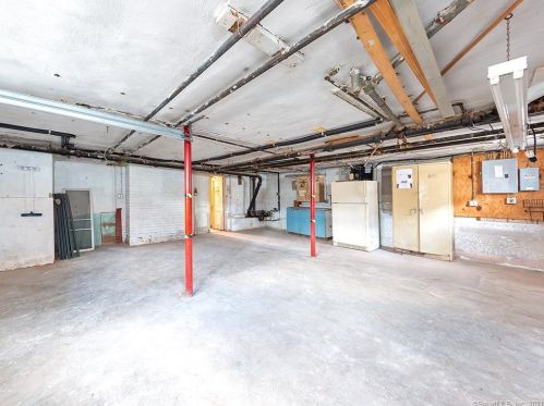 108 Harding St, New Britain CT 06052-1607 exterior