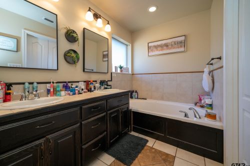 704 Cheryl St, Longview TX 75604-1044 exterior