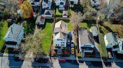 46 Eastnor Rd, Middletown RI 02840-3853 exterior