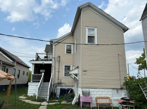 2470 7th St, Milwaukee WI 53215-3227 exterior