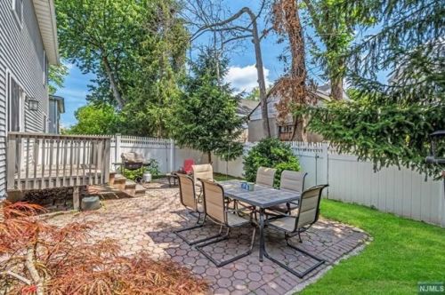 5 Sunset St, Dumont NJ 07628-1506 exterior