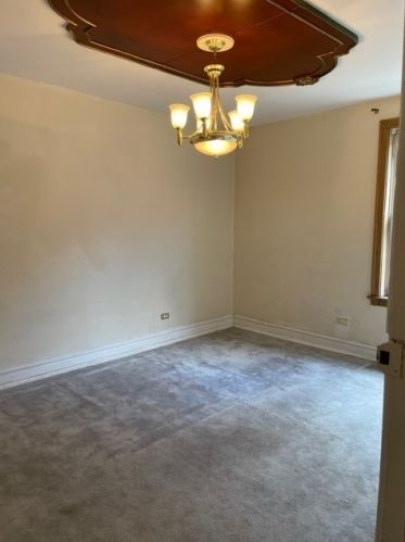 7000 Paxton Ave, Chicago IL 21511-2212 exterior