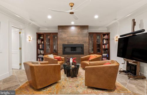 2735 Cathedral Ave, Washington DC  20008-4119 exterior