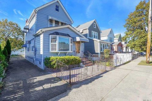 45 Dewitt St, Valley Stream, NY 11580-1612