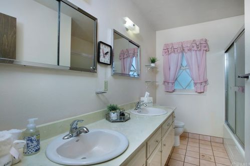 1849 Rolling Hl Dr, Fullerton CA 92835-2250 exterior