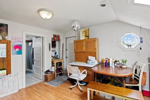 142 East St, Wallingford CT 06492-4006 exterior