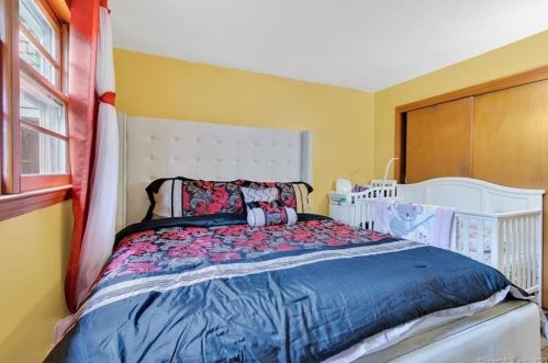 156 Avery St, Manchester CT 06042-1756 exterior