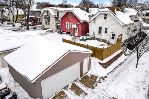 1983 76, Milwaukee WI 53219-1128 exterior