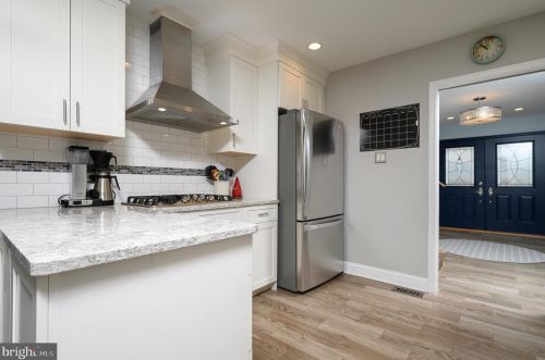 747 Bobwhite Ln, Huntingdon Valley PA 19006-2117 exterior