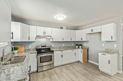 2925 42nd Ave, Phoenix AZ  85019-4323 exterior