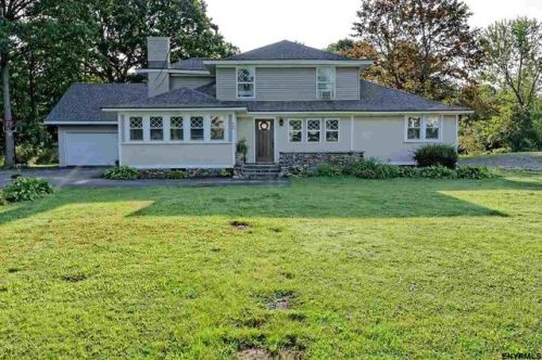 848 Pearse Rd, Schenectady, NY 12309-2910