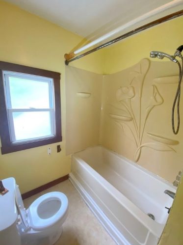 626 Calera St, Pittsburgh PA 15207-1939 exterior