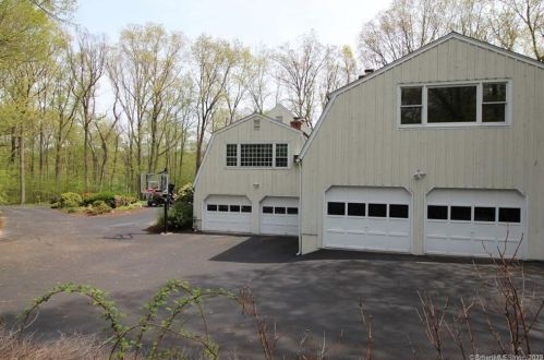 43 Bald Hl Rd, Wilton CT 06897-1403 exterior