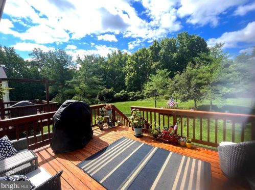 8124 Brightridge Ct, Ellicott MD 21043-6988 exterior