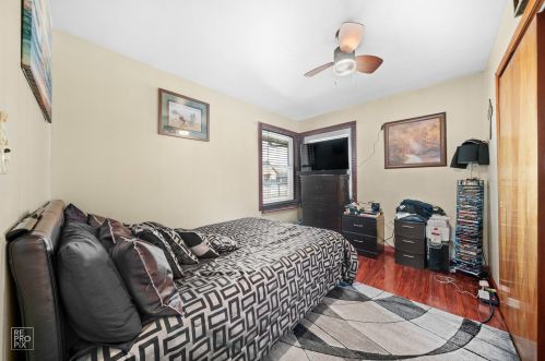 7153 72 St, Chicago IL 60629-3505 exterior