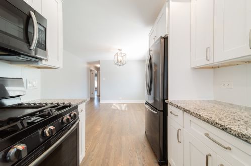 5600 Rutherford Ave, Chicago IL 60638-3247 exterior