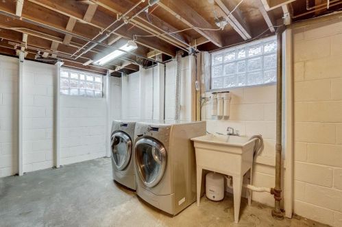 237 80, Milwaukee WI 53214-1419 exterior