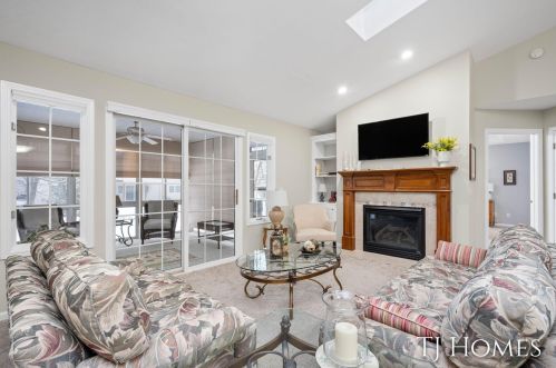 2036 Palmerton Ct, Grand Rapids MI 49505-7159 exterior