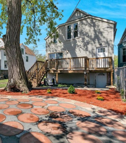 6749 Damen Ave, Chicago IL  60636-3204 exterior