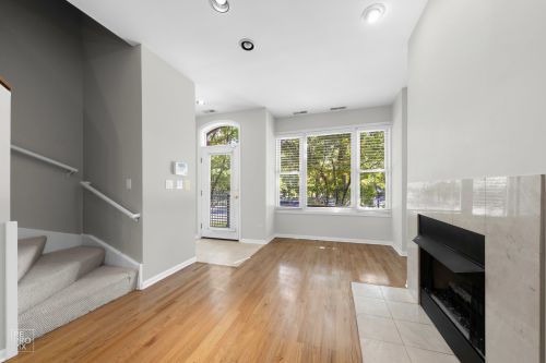 1354 Indiana Ave, Chicago IL  60605-2604 exterior