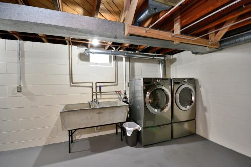 1000 111, Milwaukee WI 53214-2358 exterior