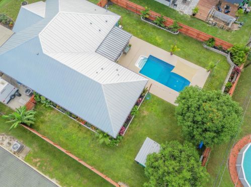 211 Kestor Dr, Fort Pierce FL 34953-5426 exterior