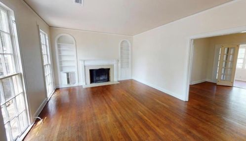 302 32nd St, Austin TX  78705-2406 exterior