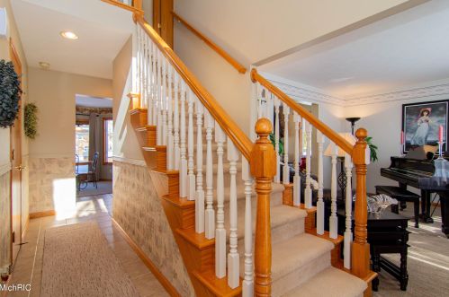 4943 Claredon Pl, Berrien Springs, MI 49103-2400