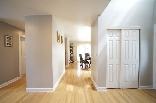 8234 Addison St, Chicago IL 60613-4344 exterior