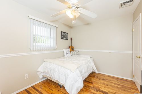 1537 Lincoln Ave, Bohemia NY 11716-4104 exterior