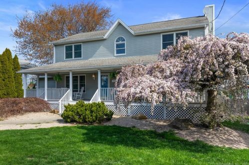 27 Orchard Rd, Milford, CT 06460-7721