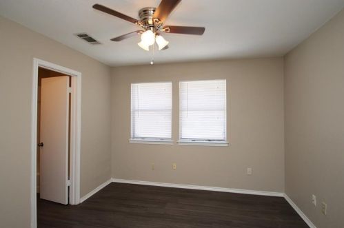 7803 Chimayo Cv, Austin TX 78729-7620 exterior