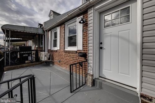 6410 Guyer Ave, Philadelphia PA 19153-2406 exterior